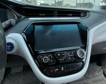 Білий Шевроле Bolt, об'ємом двигуна 0 л та пробігом 170 тис. км за 13799 $, фото 12 на Automoto.ua