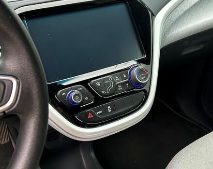 Белый Шевроле Bolt, объемом двигателя 0 л и пробегом 74 тыс. км за 18300 $, фото 5 на Automoto.ua