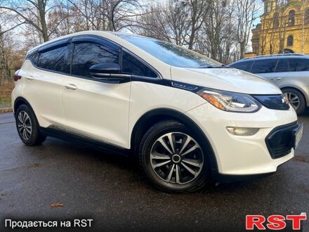 Білий Шевроле Bolt, об'ємом двигуна 0 л та пробігом 147 тис. км за 12999 $, фото 1 на Automoto.ua