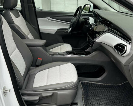 Белый Шевроле Bolt EUV, объемом двигателя 0 л и пробегом 11 тыс. км за 23500 $, фото 30 на Automoto.ua