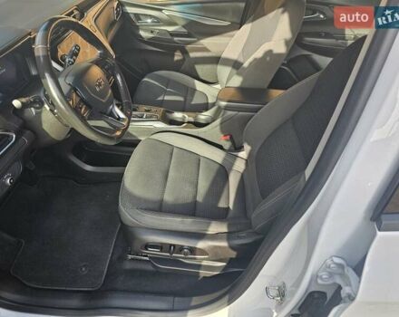 Белый Шевроле Bolt EUV, объемом двигателя 0 л и пробегом 86 тыс. км за 15950 $, фото 23 на Automoto.ua