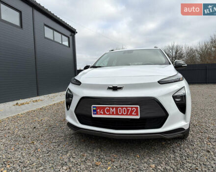 Белый Шевроле Bolt EUV, объемом двигателя 0 л и пробегом 118 тыс. км за 17799 $, фото 5 на Automoto.ua