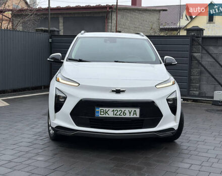 Белый Шевроле Bolt EUV, объемом двигателя 0 л и пробегом 37 тыс. км за 18499 $, фото 3 на Automoto.ua