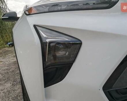 Белый Шевроле Bolt EUV, объемом двигателя 0 л и пробегом 45 тыс. км за 23000 $, фото 86 на Automoto.ua