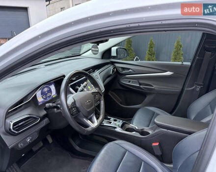 Белый Шевроле Bolt EUV, объемом двигателя 0 л и пробегом 37 тыс. км за 18499 $, фото 21 на Automoto.ua