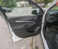 Белый Шевроле Bolt EUV, объемом двигателя 0 л и пробегом 45 тыс. км за 23000 $, фото 38 на Automoto.ua