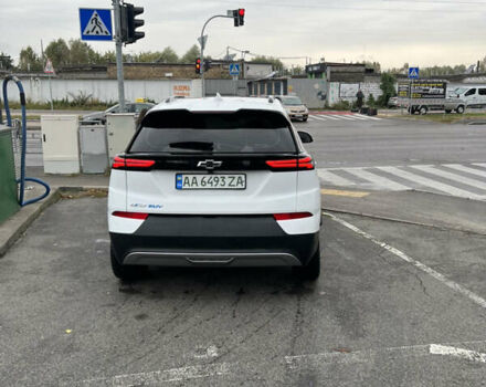 Белый Шевроле Bolt EUV, объемом двигателя 0 л и пробегом 62 тыс. км за 26700 $, фото 2 на Automoto.ua