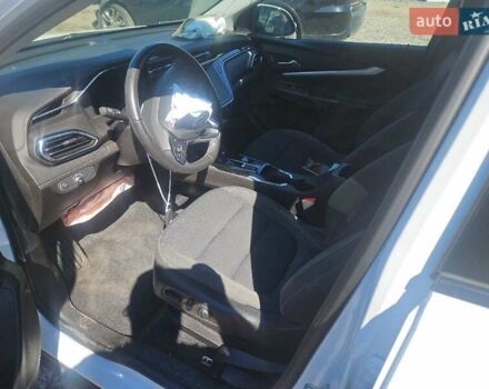 Белый Шевроле Bolt EUV, объемом двигателя 0 л и пробегом 10 тыс. км за 15500 $, фото 8 на Automoto.ua