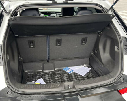 Белый Шевроле Bolt EUV, объемом двигателя 0 л и пробегом 62 тыс. км за 26700 $, фото 10 на Automoto.ua