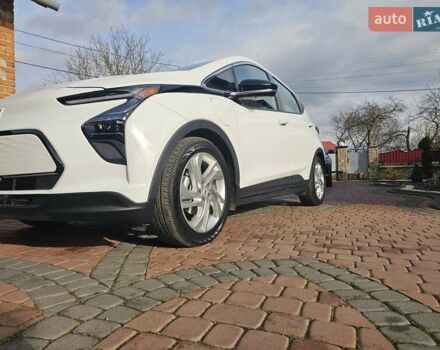 Белый Шевроле Bolt EUV, объемом двигателя 0 л и пробегом 86 тыс. км за 15950 $, фото 4 на Automoto.ua