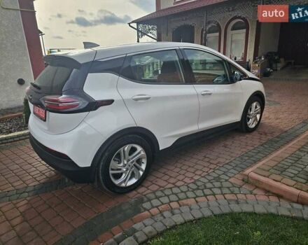 Белый Шевроле Bolt EUV, объемом двигателя 0 л и пробегом 86 тыс. км за 15950 $, фото 5 на Automoto.ua