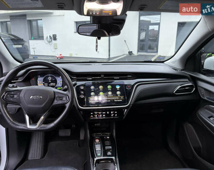 Белый Шевроле Bolt EUV, объемом двигателя 0 л и пробегом 37 тыс. км за 18499 $, фото 23 на Automoto.ua