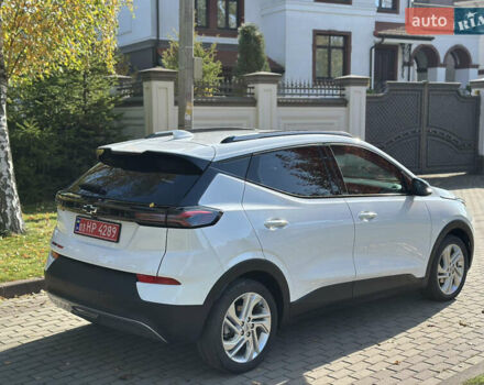 Белый Шевроле Bolt EUV, объемом двигателя 0 л и пробегом 36 тыс. км за 14300 $, фото 2 на Automoto.ua