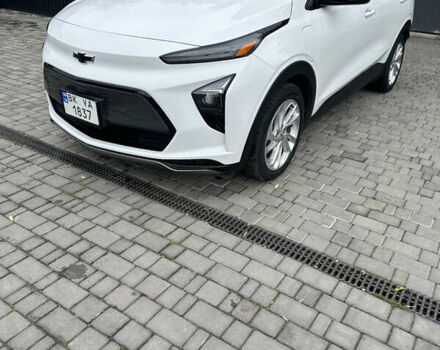 Белый Шевроле Bolt EUV, объемом двигателя 0 л и пробегом 121 тыс. км за 17300 $, фото 12 на Automoto.ua