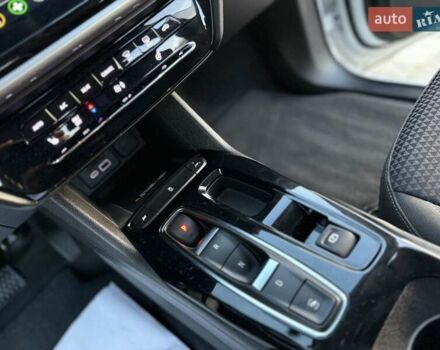 Белый Шевроле Bolt EUV, объемом двигателя 0 л и пробегом 16 тыс. км за 20550 $, фото 76 на Automoto.ua