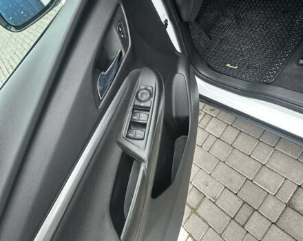 Белый Шевроле Bolt EUV, объемом двигателя 0 л и пробегом 121 тыс. км за 17300 $, фото 31 на Automoto.ua