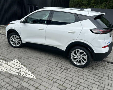 Белый Шевроле Bolt EUV, объемом двигателя 0 л и пробегом 121 тыс. км за 17300 $, фото 3 на Automoto.ua