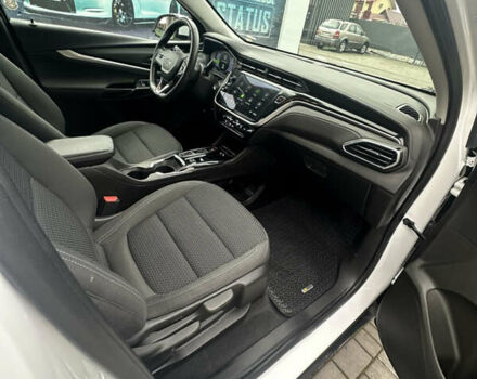 Белый Шевроле Bolt EUV, объемом двигателя 0 л и пробегом 121 тыс. км за 17300 $, фото 26 на Automoto.ua