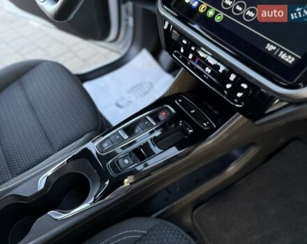 Белый Шевроле Bolt EUV, объемом двигателя 0 л и пробегом 16 тыс. км за 20550 $, фото 99 на Automoto.ua