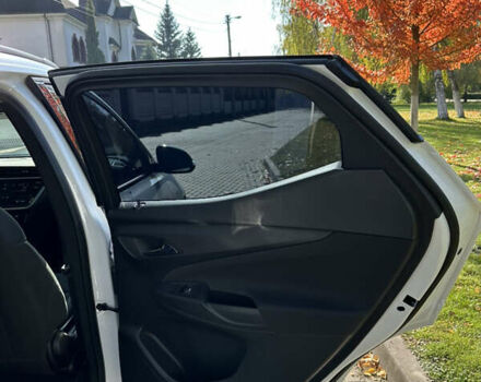 Белый Шевроле Bolt EUV, объемом двигателя 0 л и пробегом 36 тыс. км за 14300 $, фото 11 на Automoto.ua