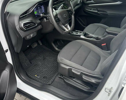 Белый Шевроле Bolt EUV, объемом двигателя 0 л и пробегом 121 тыс. км за 17300 $, фото 33 на Automoto.ua