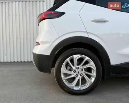 Белый Шевроле Bolt EUV, объемом двигателя 0 л и пробегом 75 тыс. км за 18900 $, фото 7 на Automoto.ua