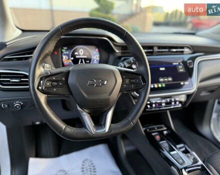 Белый Шевроле Bolt EUV, объемом двигателя 0 л и пробегом 16 тыс. км за 20550 $, фото 69 на Automoto.ua