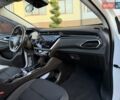 Белый Шевроле Bolt EUV, объемом двигателя 0 л и пробегом 16 тыс. км за 20550 $, фото 104 на Automoto.ua