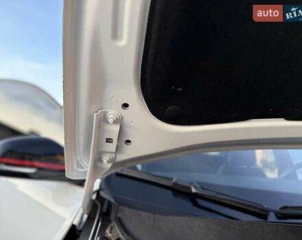 Белый Шевроле Bolt EUV, объемом двигателя 0 л и пробегом 16 тыс. км за 20550 $, фото 119 на Automoto.ua