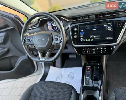 Белый Шевроле Bolt EUV, объемом двигателя 0 л и пробегом 16 тыс. км за 20550 $, фото 94 на Automoto.ua