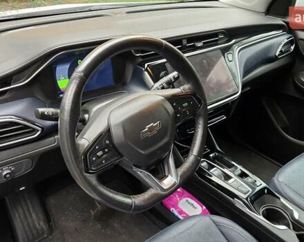 Білий Шевроле Bolt EUV, об'ємом двигуна 0 л та пробігом 39 тис. км за 21000 $, фото 5 на Automoto.ua