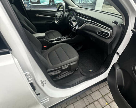 Белый Шевроле Bolt EUV, объемом двигателя 0 л и пробегом 121 тыс. км за 17300 $, фото 25 на Automoto.ua