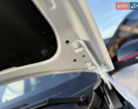 Белый Шевроле Bolt EUV, объемом двигателя 0 л и пробегом 16 тыс. км за 20550 $, фото 118 на Automoto.ua