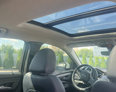 Белый Шевроле Bolt EUV, объемом двигателя 0 л и пробегом 52 тыс. км за 22000 $, фото 9 на Automoto.ua