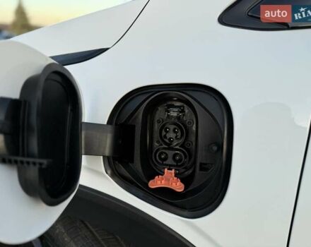 Белый Шевроле Bolt EUV, объемом двигателя 0 л и пробегом 16 тыс. км за 20550 $, фото 35 на Automoto.ua