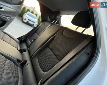 Белый Шевроле Bolt EUV, объемом двигателя 0 л и пробегом 16 тыс. км за 20550 $, фото 88 на Automoto.ua