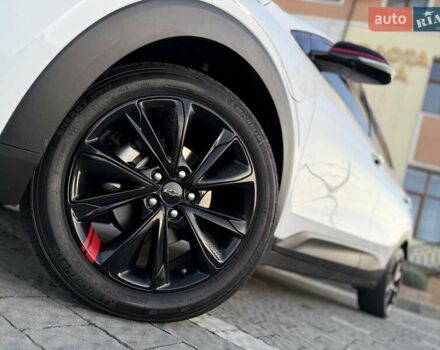 Белый Шевроле Bolt EUV, объемом двигателя 0 л и пробегом 16 тыс. км за 20550 $, фото 37 на Automoto.ua