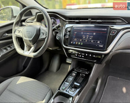 Серый Шевроле Bolt EUV, объемом двигателя 0 л и пробегом 102 тыс. км за 18200 $, фото 45 на Automoto.ua