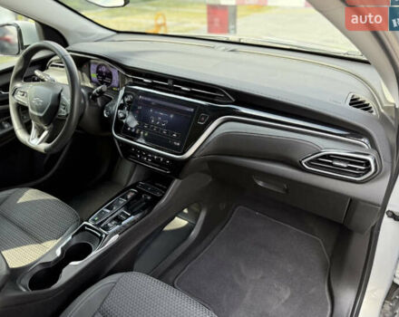 Серый Шевроле Bolt EUV, объемом двигателя 0 л и пробегом 102 тыс. км за 18200 $, фото 45 на Automoto.ua