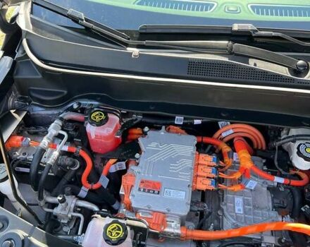 Сірий Шевроле Bolt EUV, об'ємом двигуна 0 л та пробігом 68 тис. км за 13900 $, фото 4 на Automoto.ua