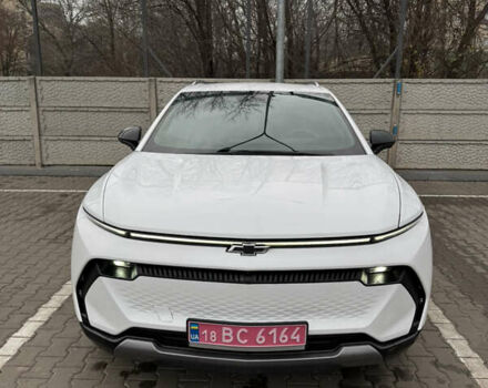 Белый Шевроле Equinox EV, объемом двигателя 0 л и пробегом 7 тыс. км за 29000 $, фото 4 на Automoto.ua