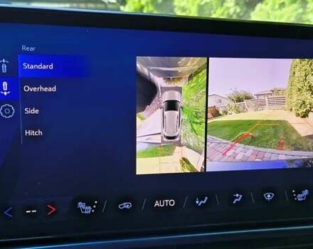 Белый Шевроле Equinox EV, объемом двигателя 0 л и пробегом 11 тыс. км за 31000 $, фото 49 на Automoto.ua