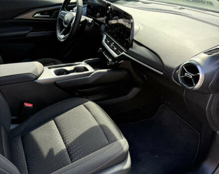 Черный Шевроле Equinox EV, объемом двигателя 0 л и пробегом 10 тыс. км за 29499 $, фото 10 на Automoto.ua