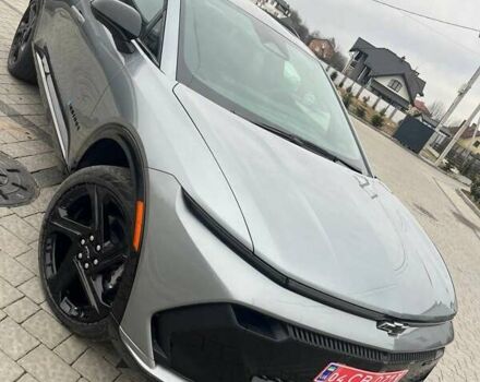 Серый Шевроле Equinox EV, объемом двигателя 0 л и пробегом 9 тыс. км за 28999 $, фото 4 на Automoto.ua