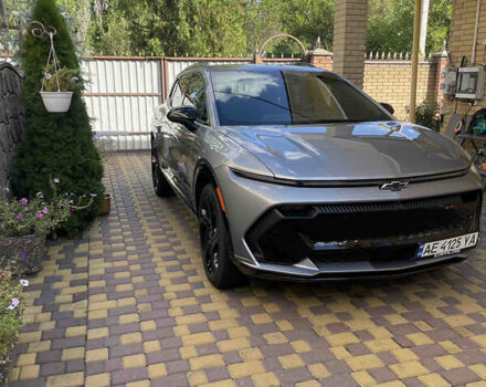 Серый Шевроле Equinox EV, объемом двигателя 0 л и пробегом 9 тыс. км за 29999 $, фото 2 на Automoto.ua