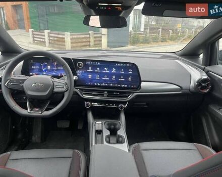 Серый Шевроле Equinox EV, объемом двигателя 0 л и пробегом 9 тыс. км за 28999 $, фото 12 на Automoto.ua