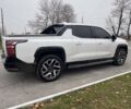 Белый Шевроле Silverado EV, объемом двигателя 0 л и пробегом 9 тыс. км за 107000 $, фото 3 на Automoto.ua