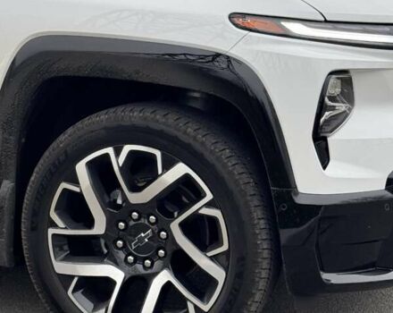 Білий Шевроле Silverado EV, об'ємом двигуна 0 л та пробігом 9 тис. км за 110000 $, фото 14 на Automoto.ua