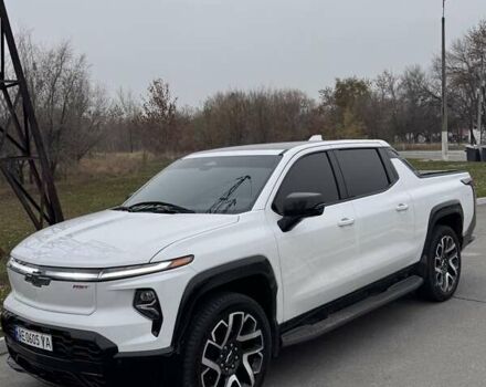 Білий Шевроле Silverado EV, об'ємом двигуна 0 л та пробігом 9 тис. км за 110000 $, фото 2 на Automoto.ua