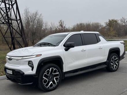 Белый Шевроле Silverado EV, объемом двигателя 0 л и пробегом 9 тыс. км за 107000 $, фото 1 на Automoto.ua